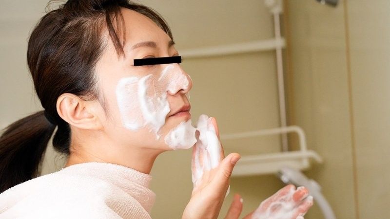 素顏熟女～御園小姐的真面目～